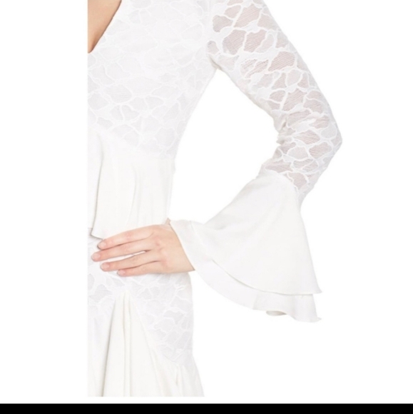 C/MEO COLLECTIVE  RUFFLE DRESS - Picture 2 of 5